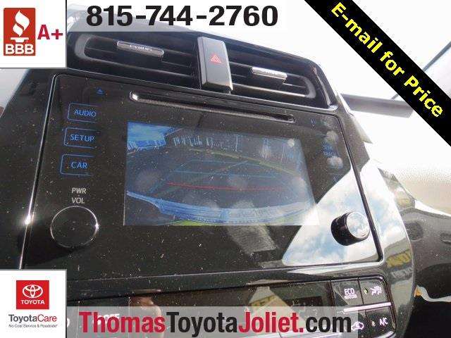 Toyota Prius 2017 photo 2